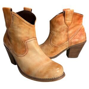 Steve Madden Tesstify Boots Sz 8 Western Leather Cowboy Booties Brown